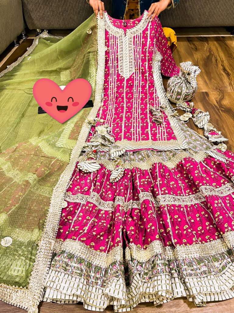Premium cotton *kalamkari print* kurti detailed with heavy gota work & heavy tassles 💞 Premium cotton sharara detailed with heavy gota work 💞 Premium kota silk dupatta with heavy gota lace 💞 Matching potli with gota & tassels