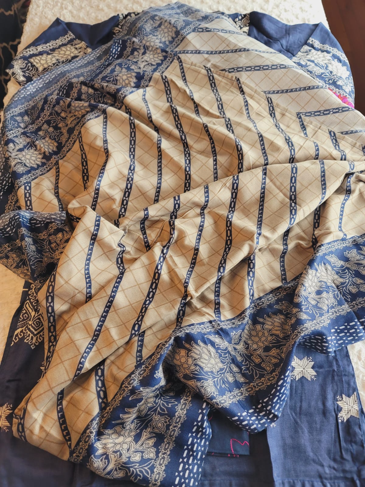 Pakistani linen Embroidered Salwar kameez Ready To Ship