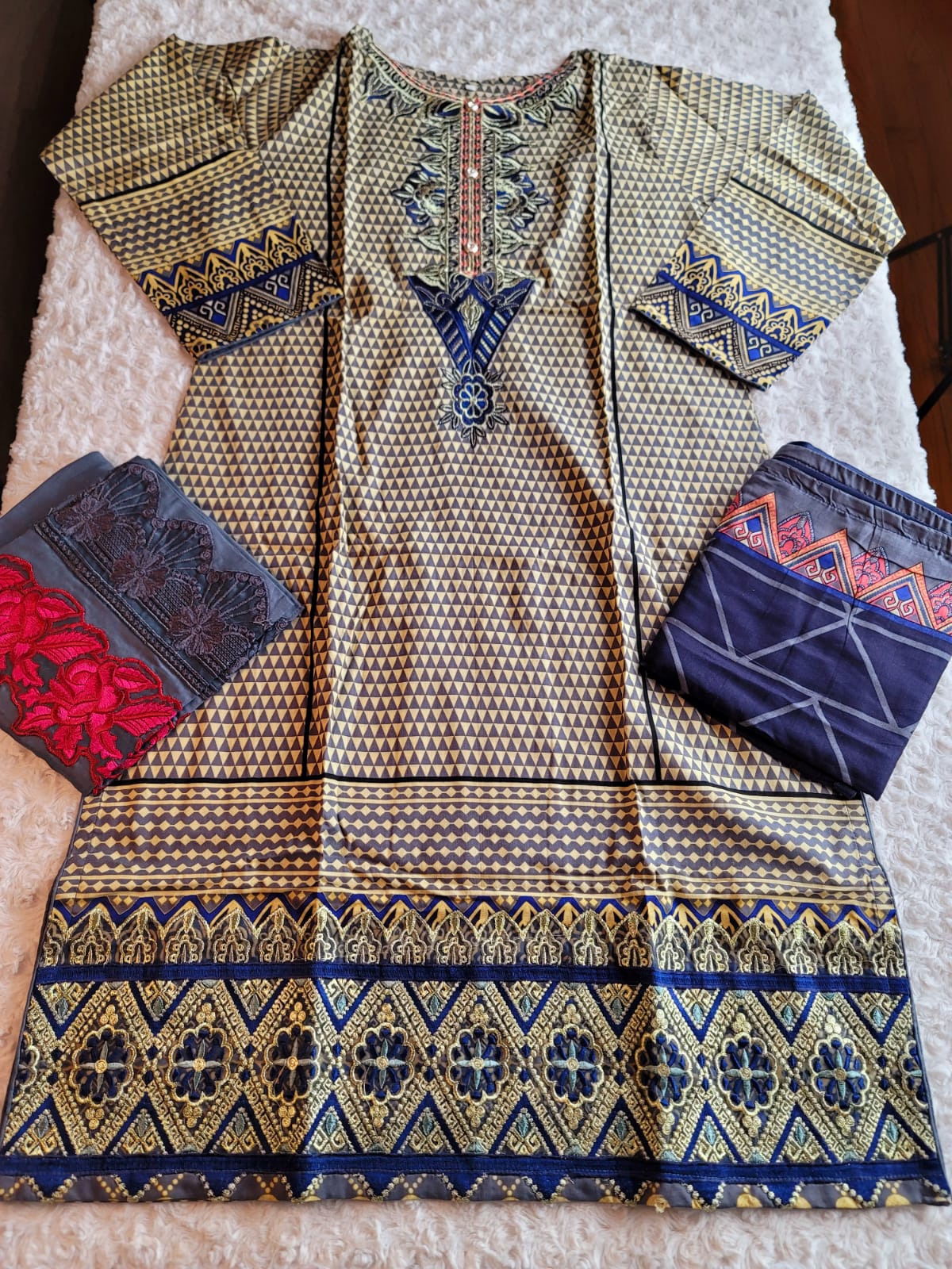 Pakistani lawn Embroidered Salwar kameez Ready To Ship