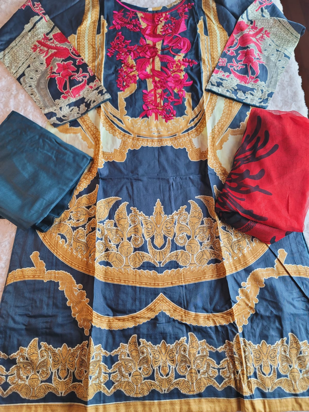 Pakistani lawn Embroidered Salwar kameez Ready To Ship