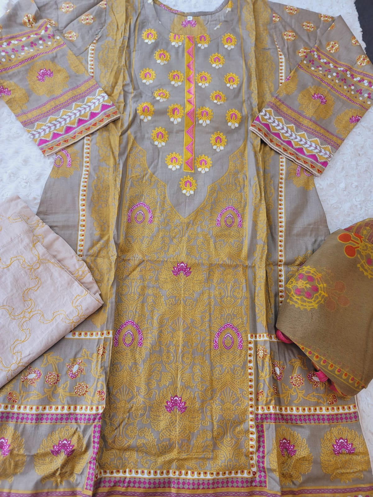 Pakistani lawn Embroidered Salwar kameez Ready To Ship