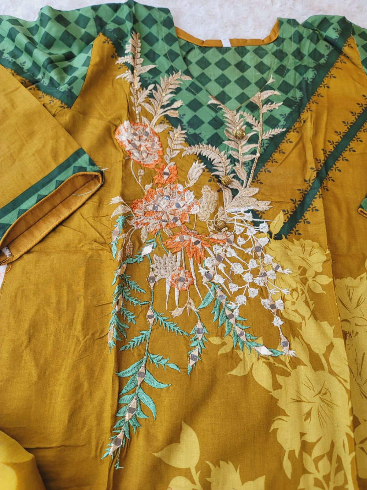 Pakistani lawn Embroidered Salwar kameez ready to ship