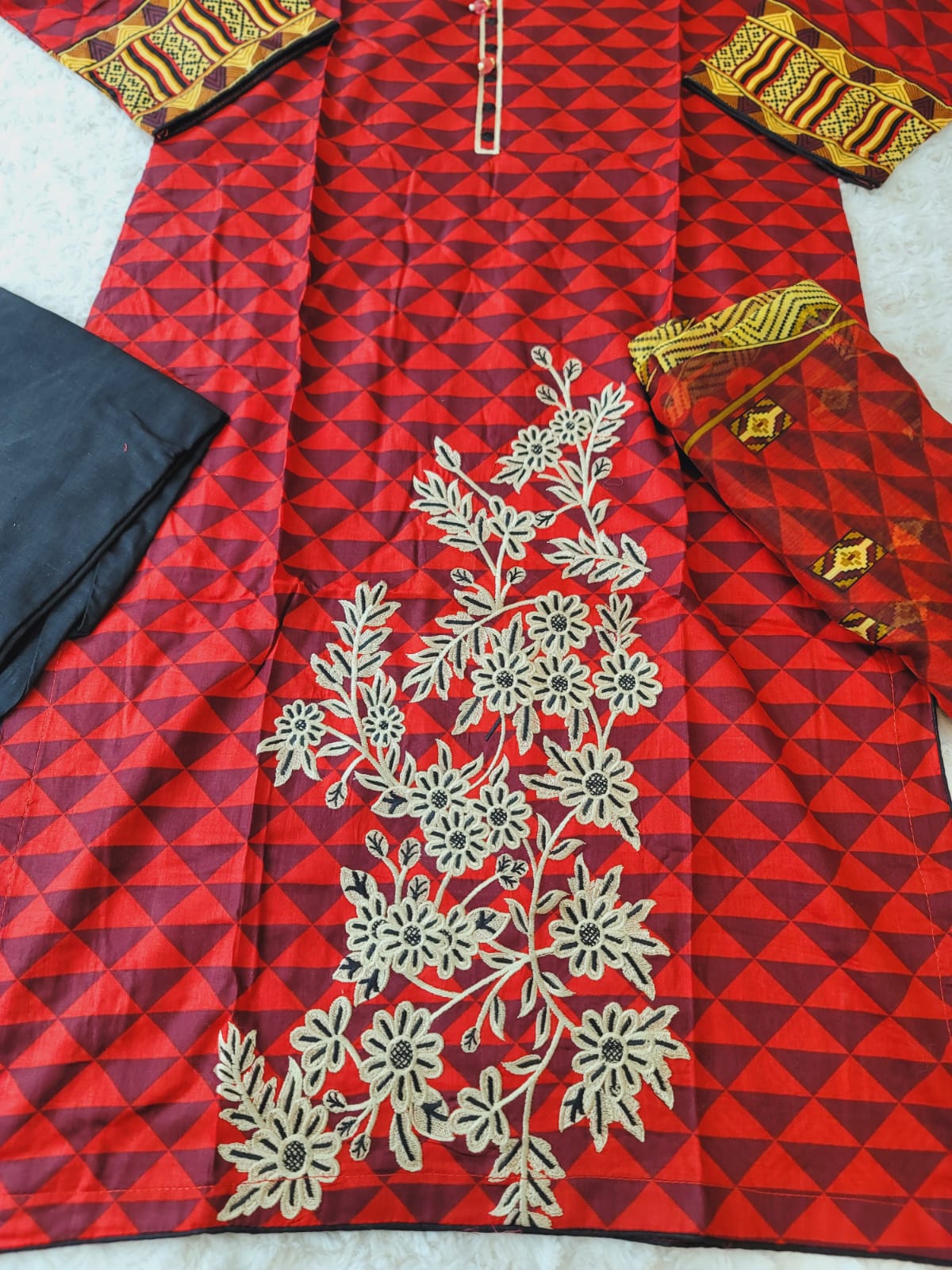 Pakistani lawn Embroidered Salwar kameez ready to ship