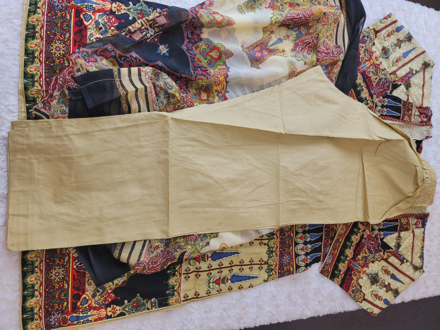 Pakistani lawn Embroidered Salwar kameez ready to ship