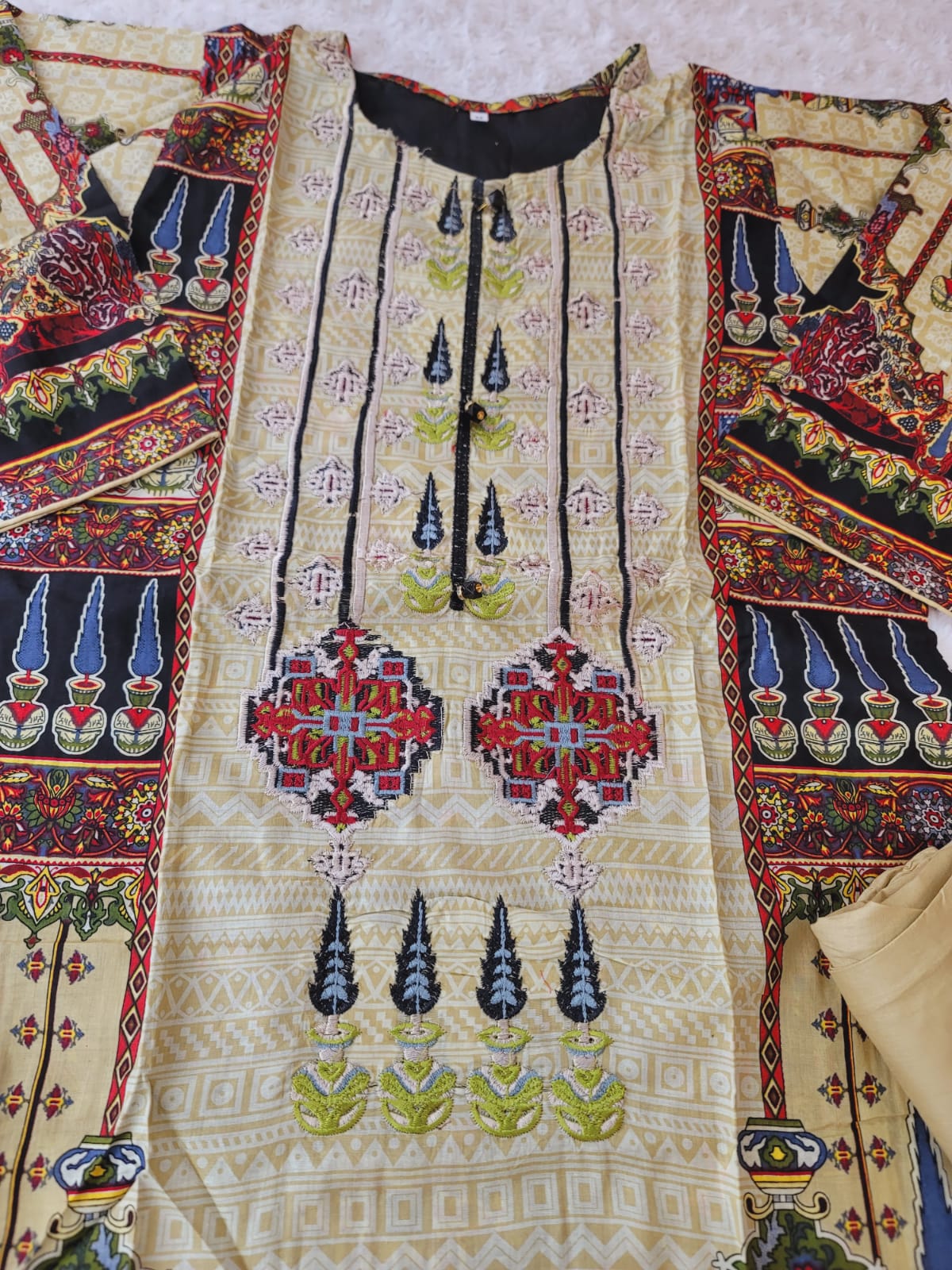Pakistani lawn Embroidered Salwar kameez ready to ship