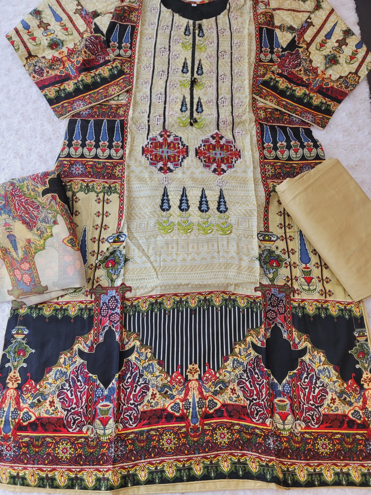 Pakistani lawn Embroidered Salwar kameez ready to ship