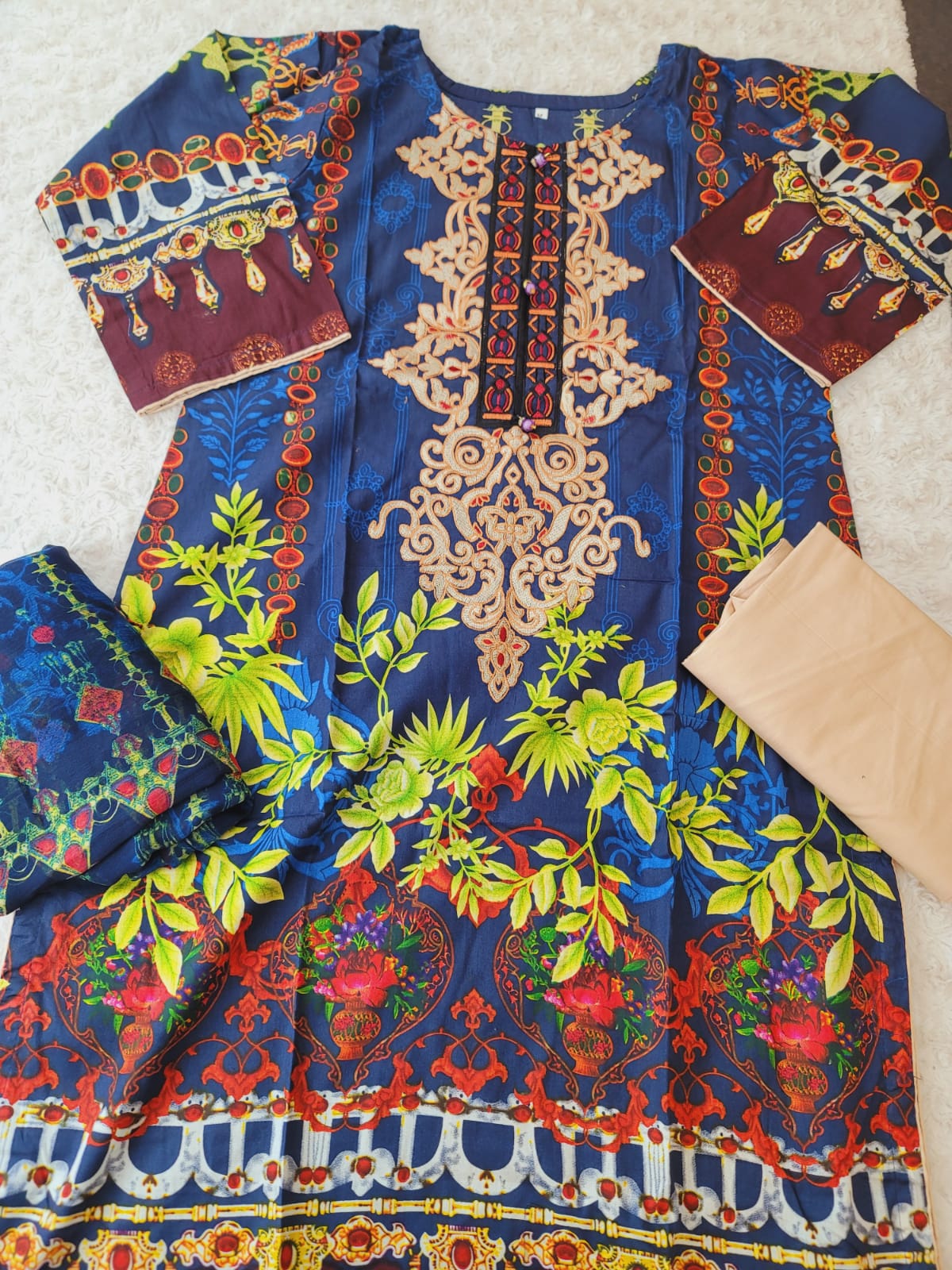 Pakistani lawn Embroidered Salwar kameez