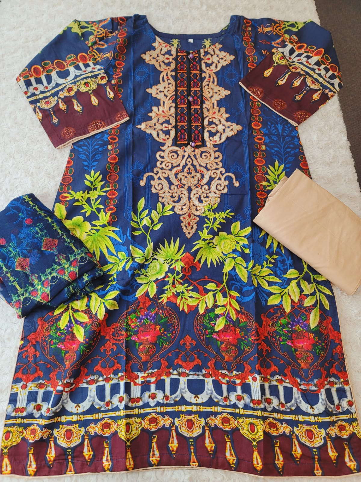 Pakistani lawn Embroidered Salwar kameez