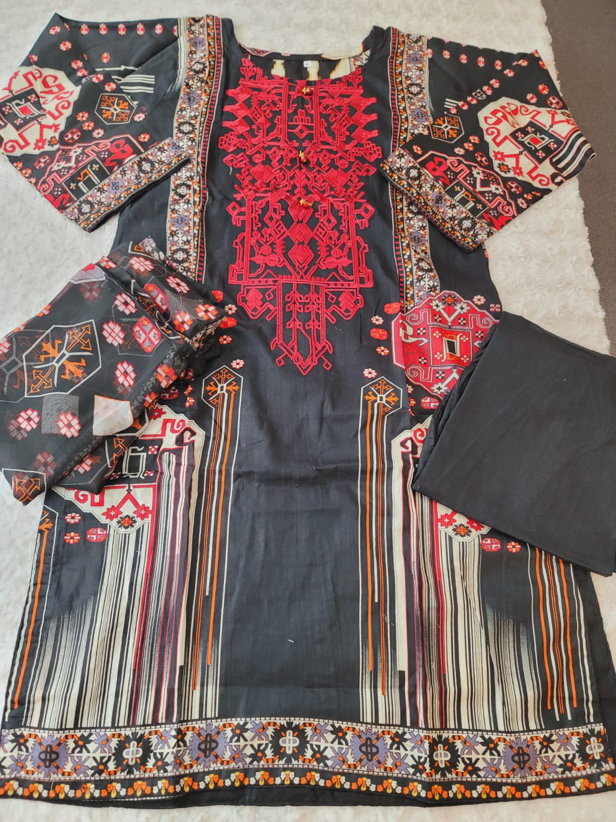 Pakistani lawn Embroidered Salwar kameez ready to ship