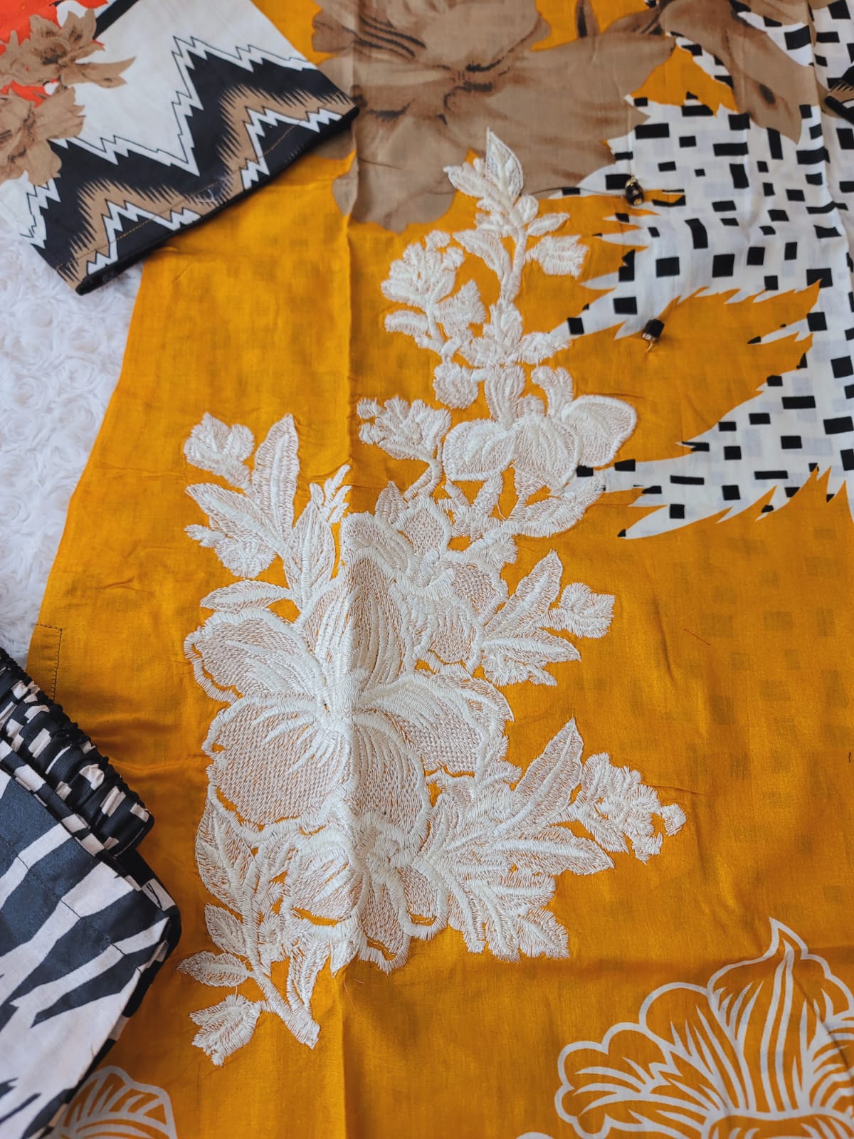 Pakistani lawn Embroidered Salwar kameez ready to ship