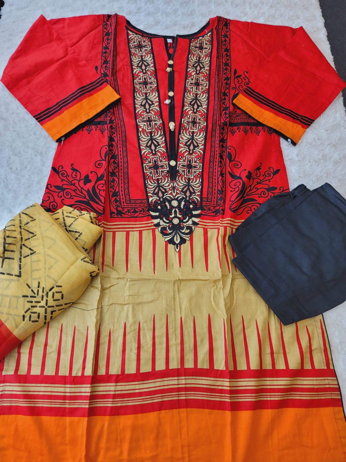 Pakistani lawn Embroidered Salwar kameez ready to ship