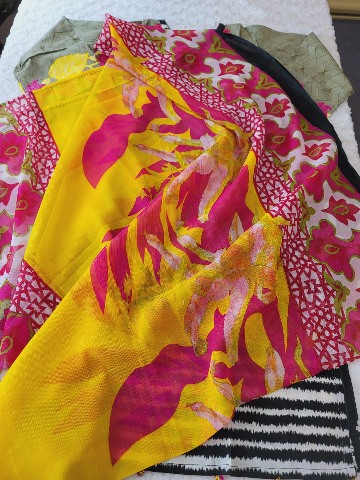 Pakistani lawn Embroidered Salwar kameez ready to ship