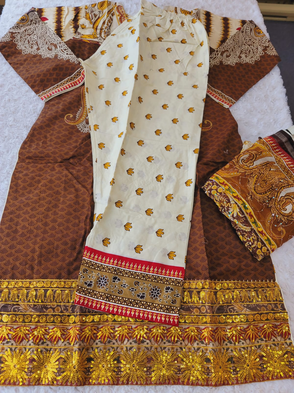 Pakistani stitched lawn Embroidered Salwar kameez ready to ship