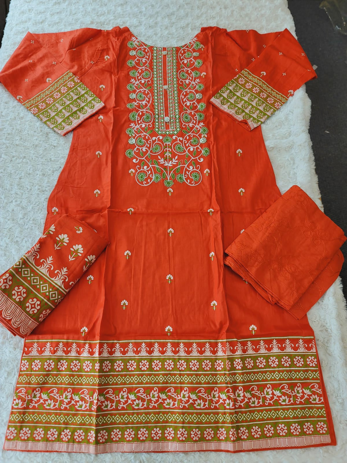 Pakistani stitched lawn Embroidered Salwar kameez ready to ship