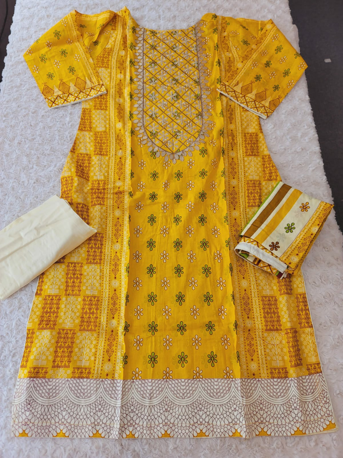 Pakistani stitched lawn Embroidered Salwar kameez ready to ship