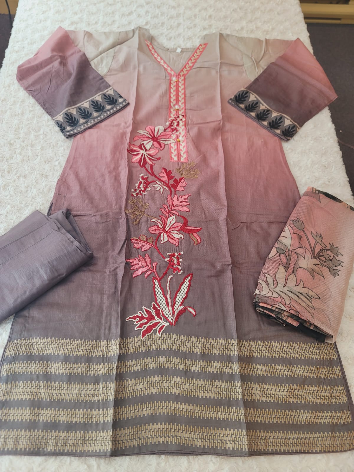 Pakistani Stitched Embroidered Lawn Salwar kameez ready to ship