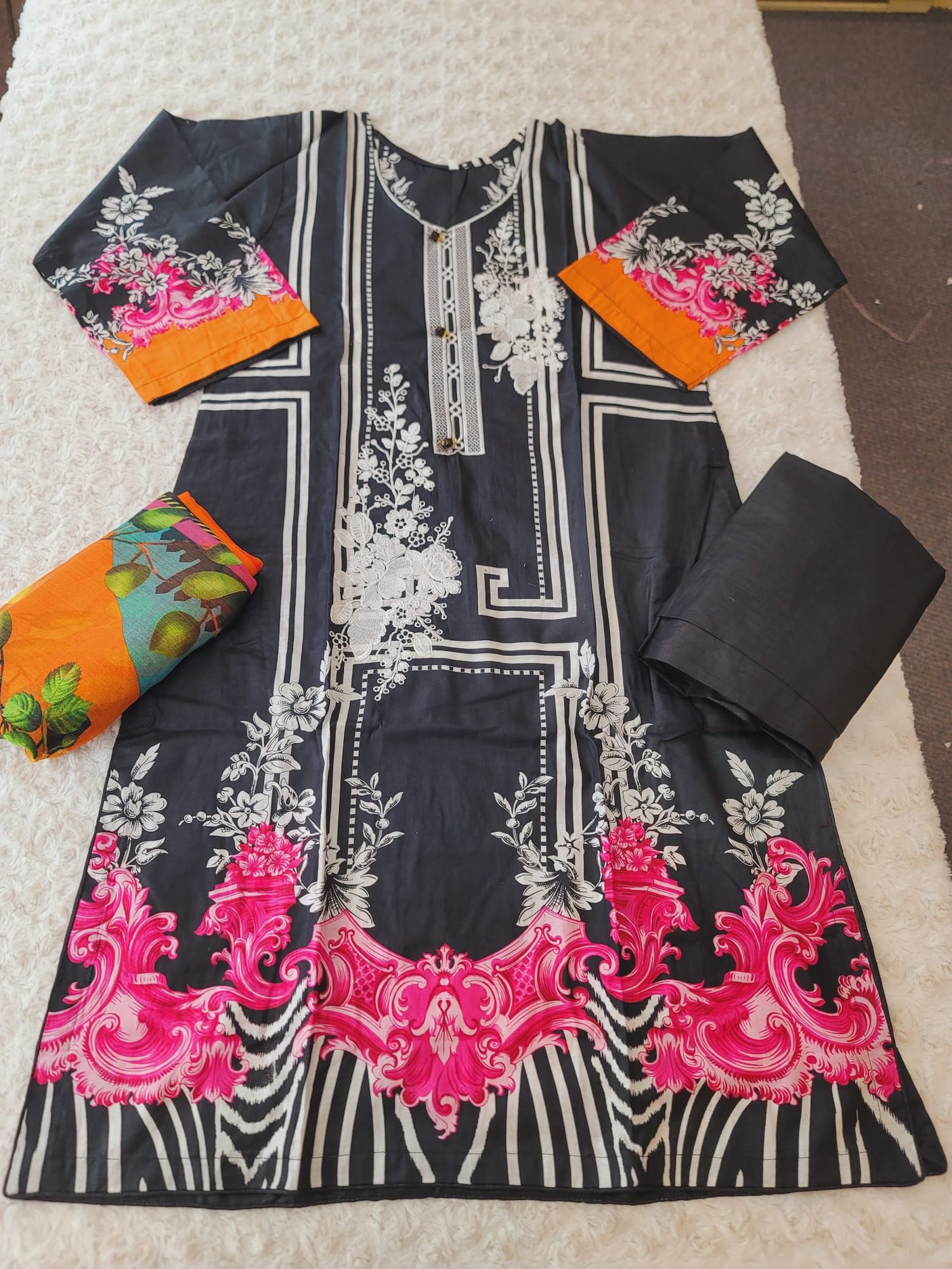 Pakistani Stitched Embroidered Lawn Salwar kameez ready to ship