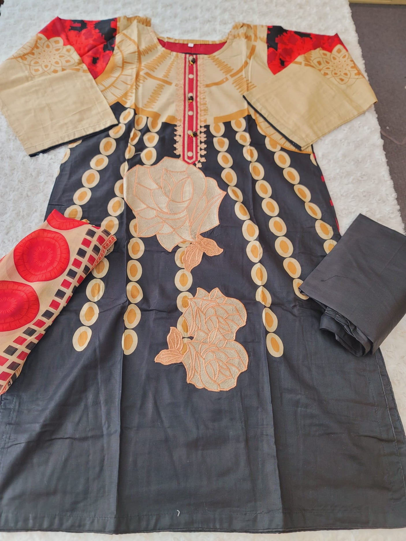 Pakistani Stitched Embroidered Lawn Salwar kameez ready to ship