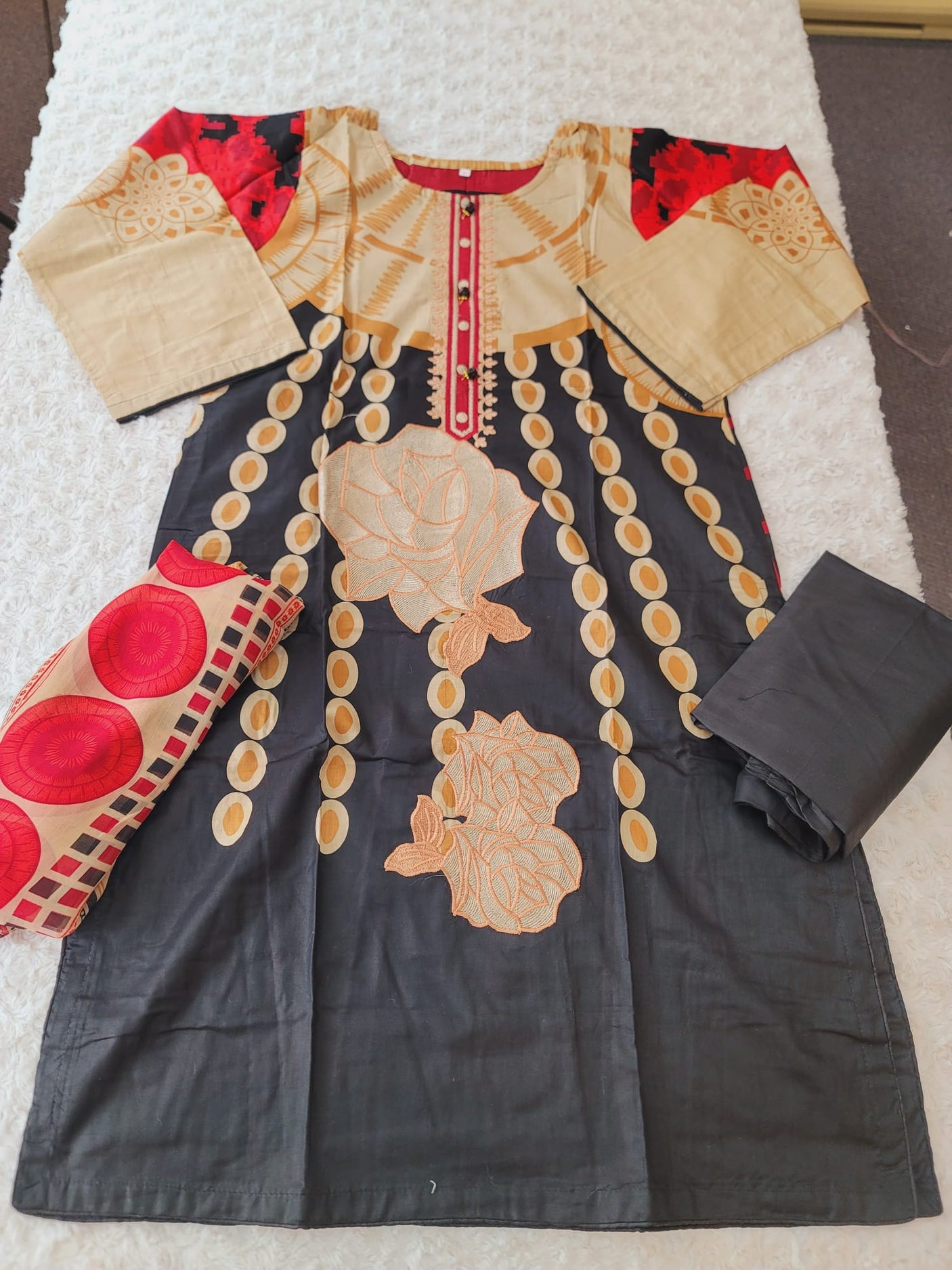 Pakistani Stitched Embroidered Lawn Salwar kameez ready to ship