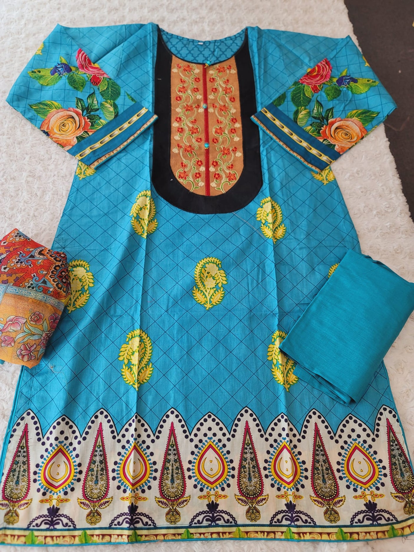 Pakistani Stitched Embroidered Lawn Salwar kameez ready to ship