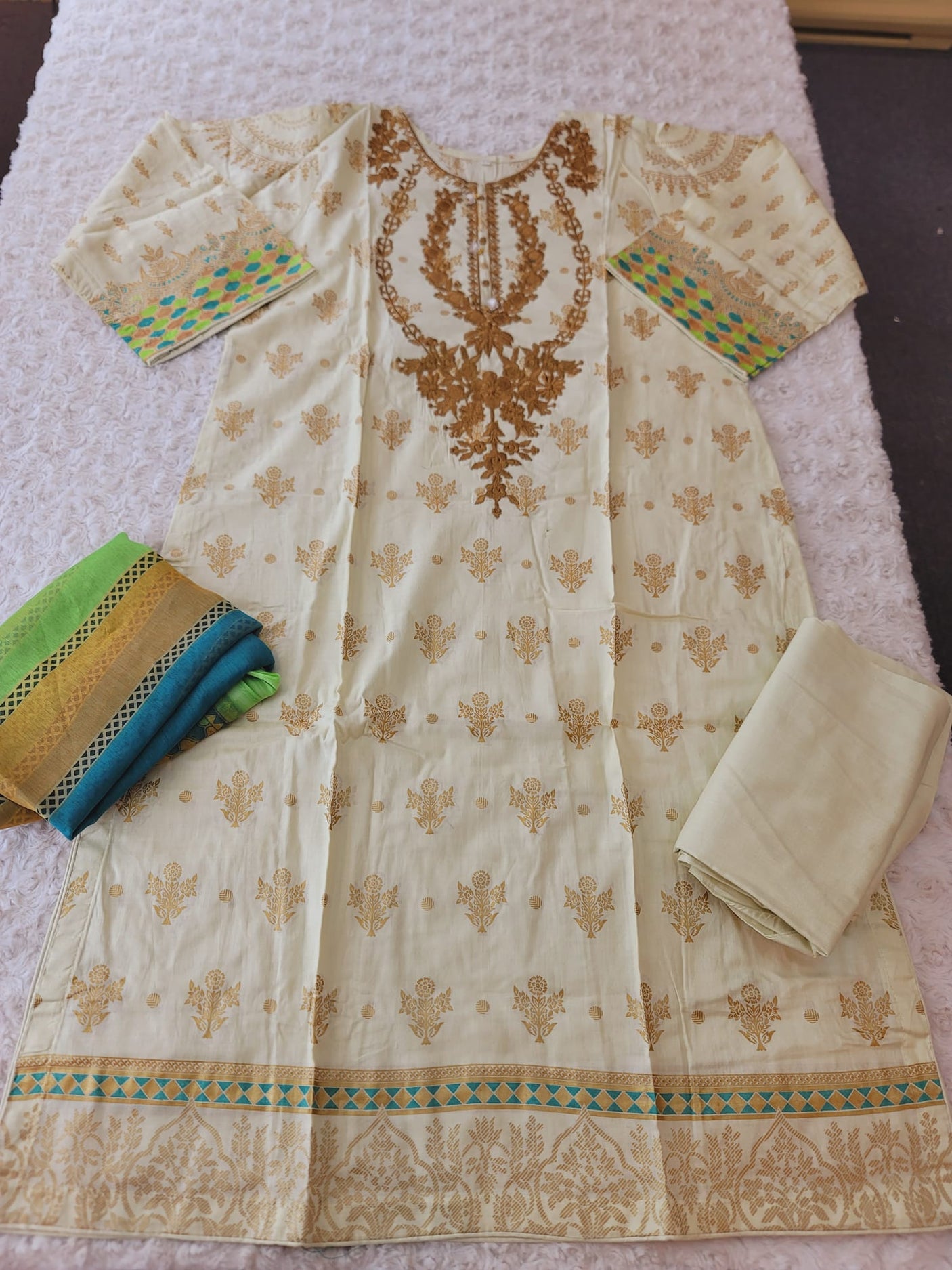 Pakistani Stitched Embroidered Lawn Salwar kameez ready to ship