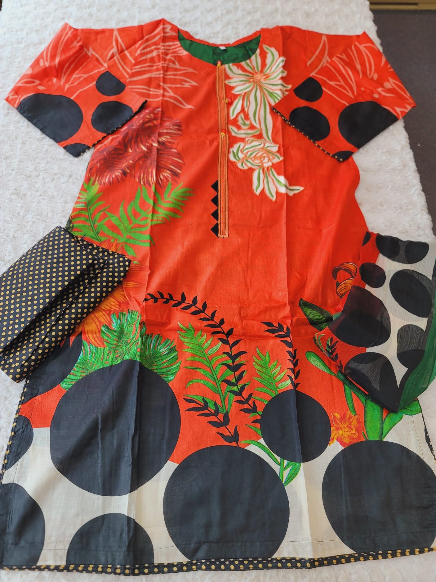 Pakistani Stitched Embroidered Lawn Salwar kameez ready to ship