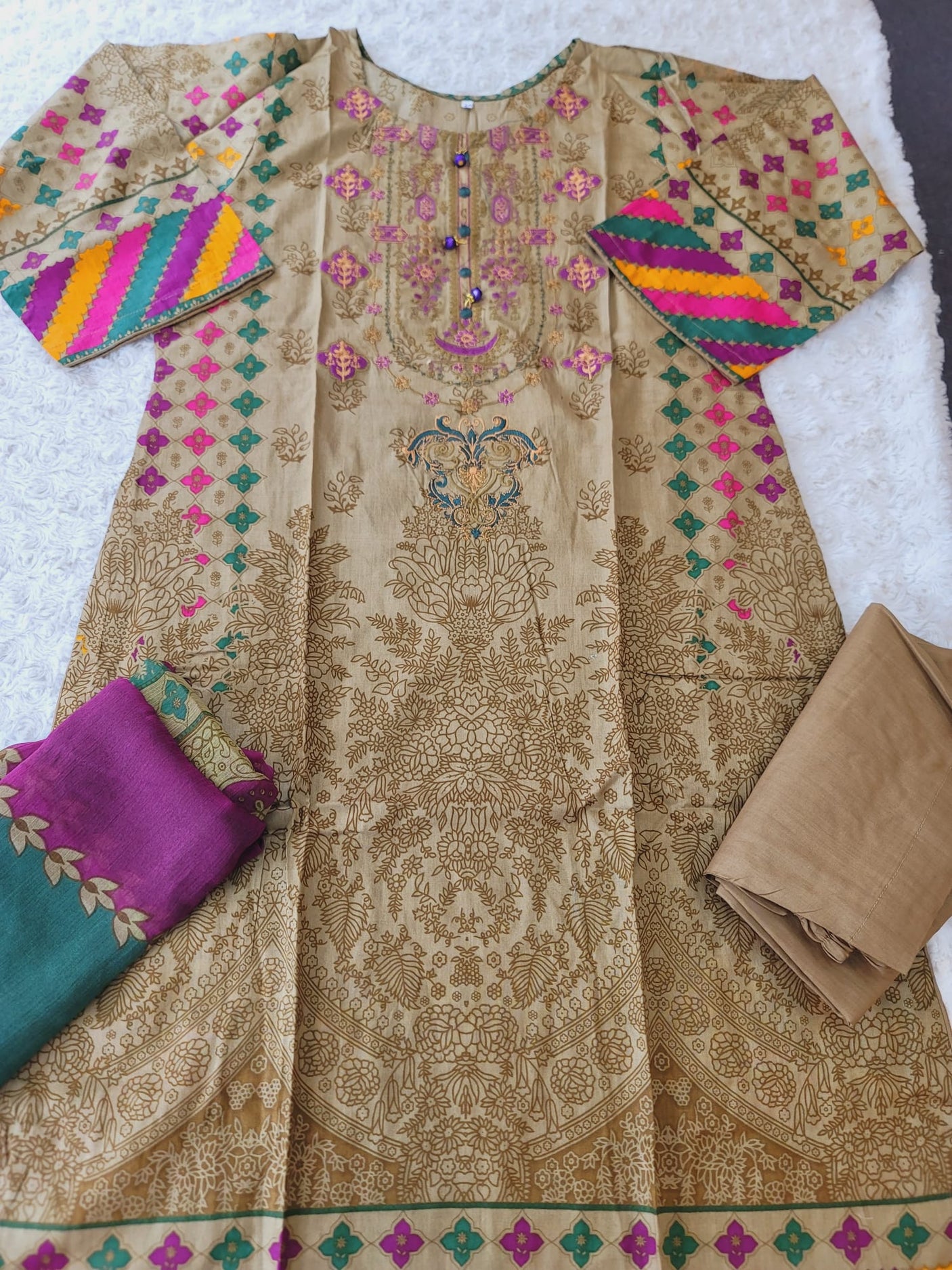 Pakistani Stitched Embroidered Lawn Salwar kameez ready to ship