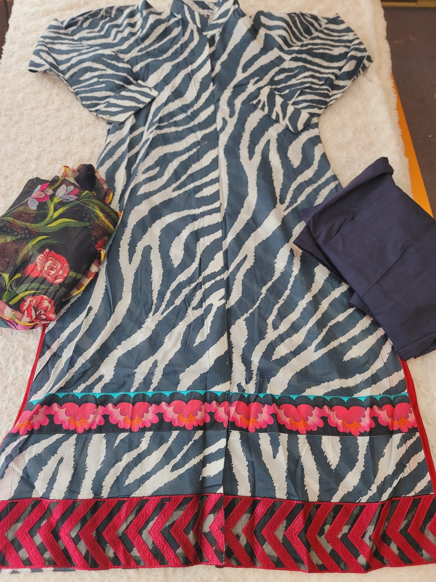 Pakistani Stitched lawn Embroidered Salwar kameez ready to ship