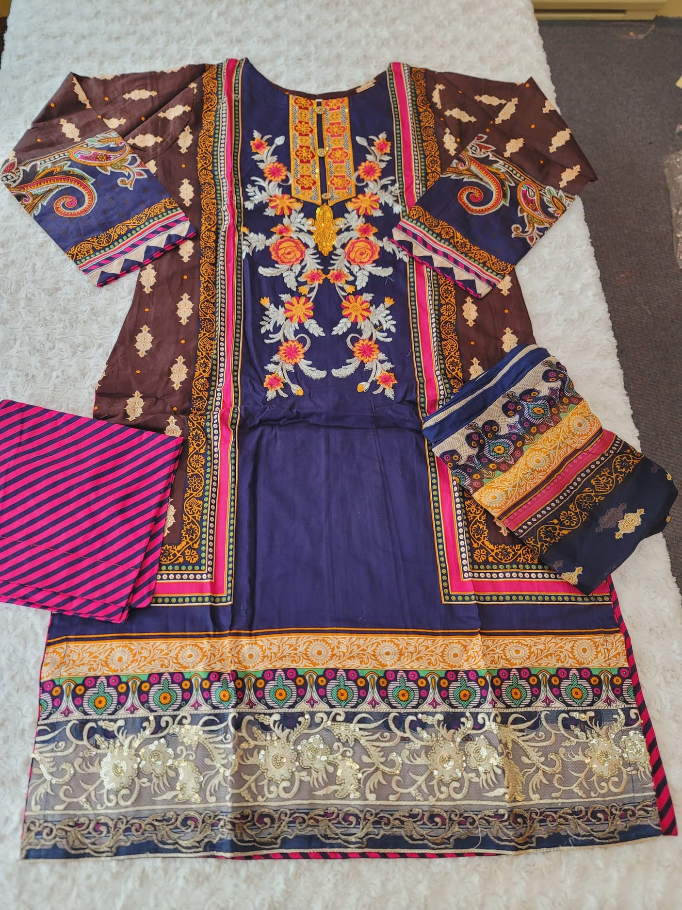 Pakistani Stitched lawn Embroidered Salwar kameez ready to ship