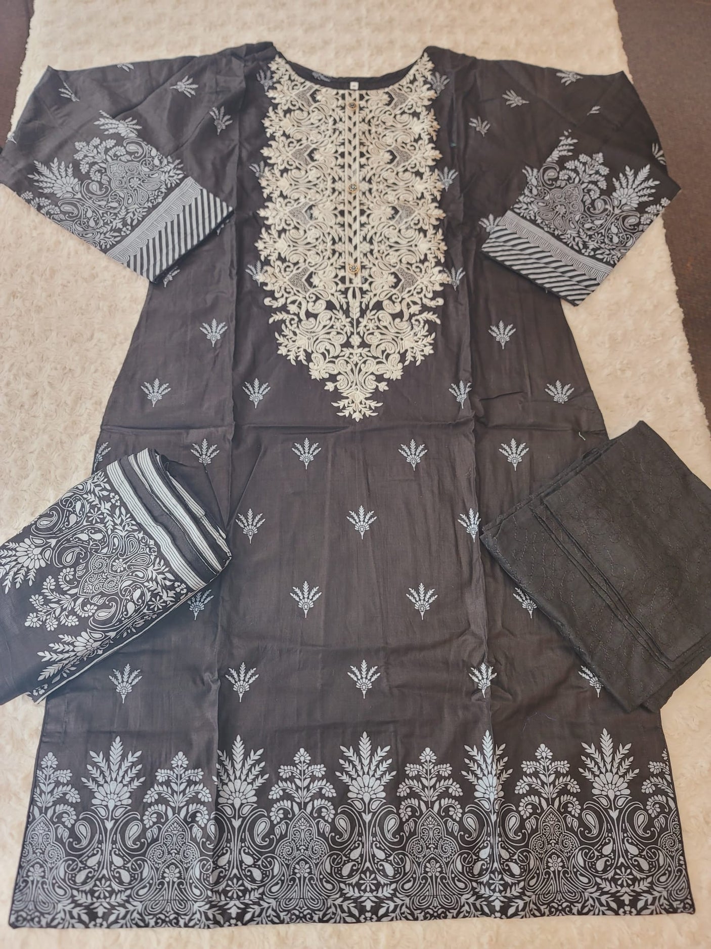 Pakistani Stitched lawn Embroidered Salwar kameez ready to ship