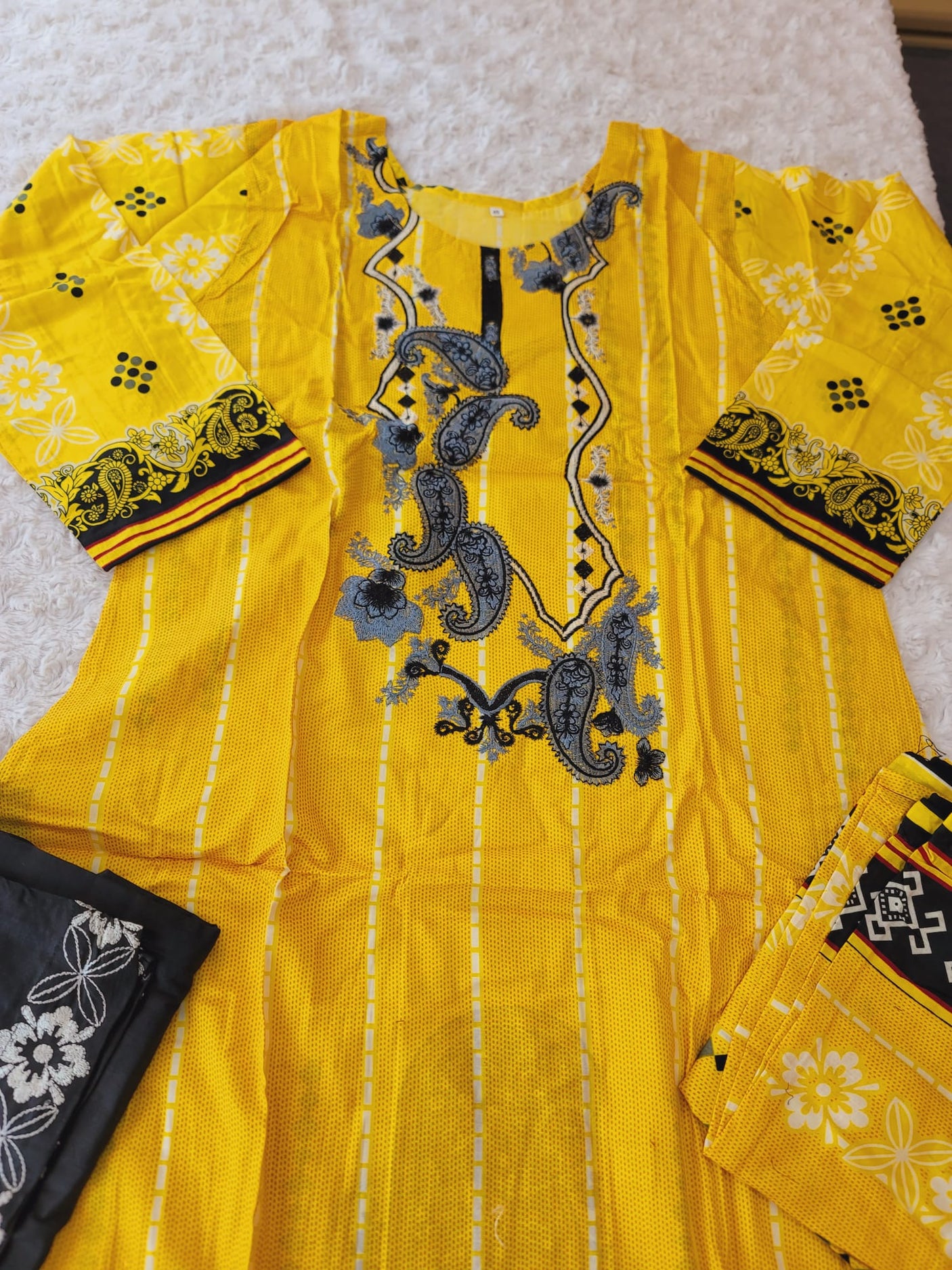 Pakistani Stitched lawn Embroidered Salwar kameez ready to ship