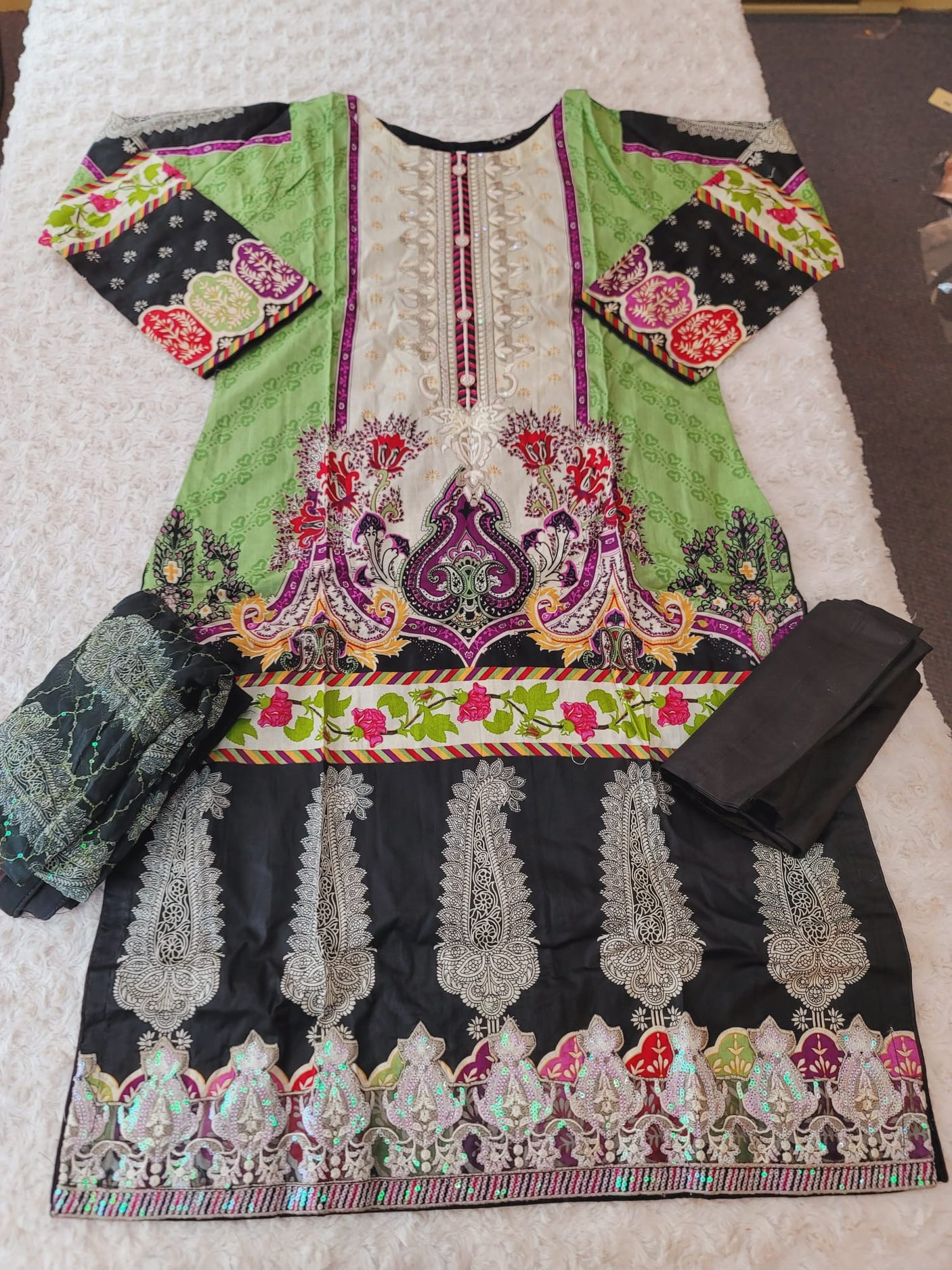 Pakistani Stitched lawn Embroidered Salwar kameez ready to ship