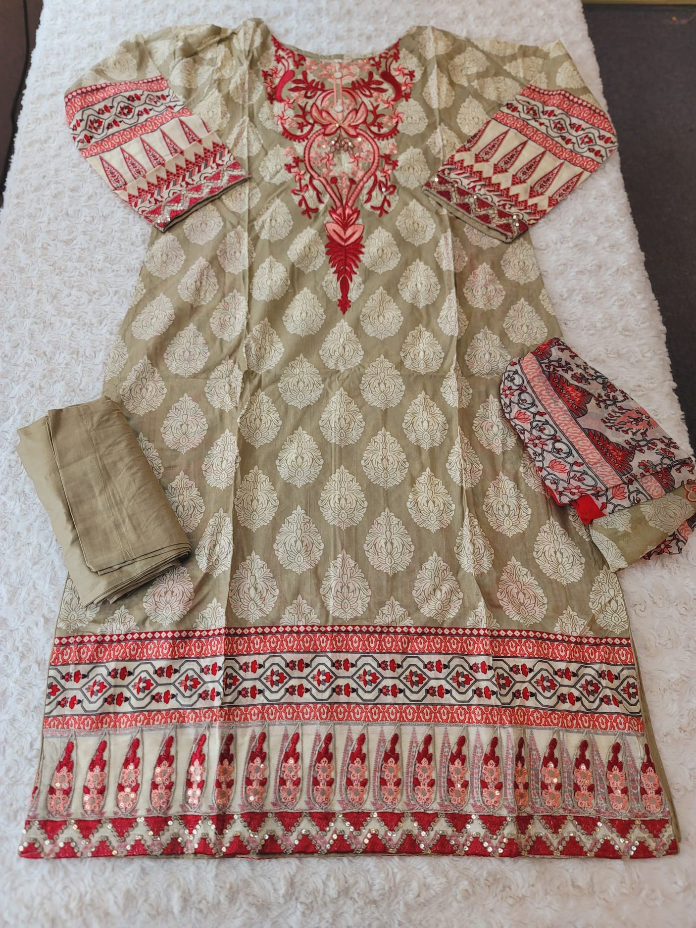 Pakistani Stitched lawn Embroidered Salwar kameez ready to ship