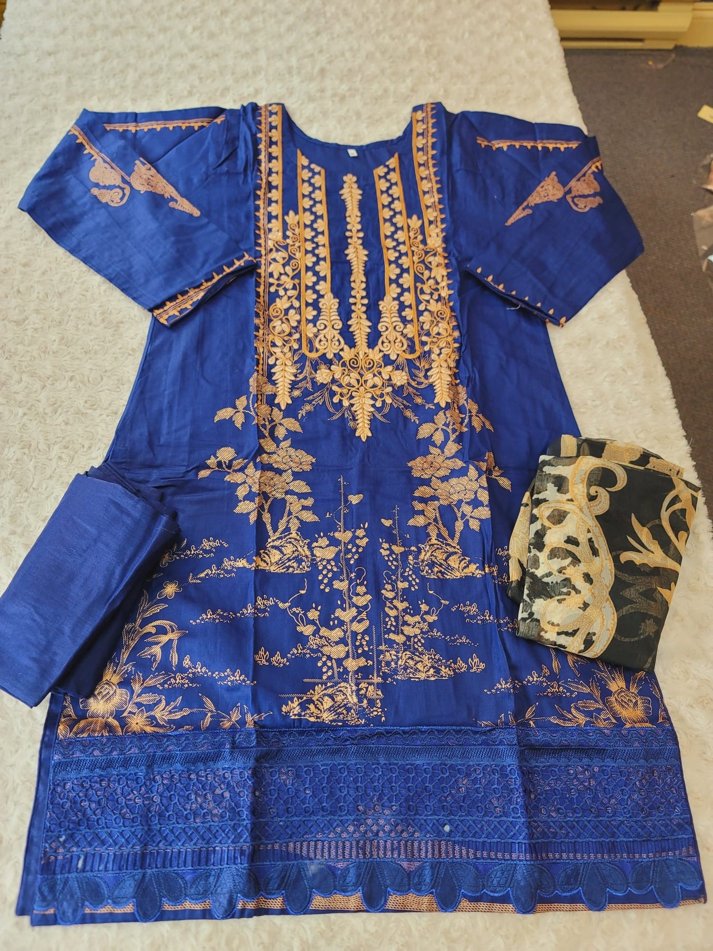 Pakistani Stitched lawn Embroidered Salwar kameez ready to ship