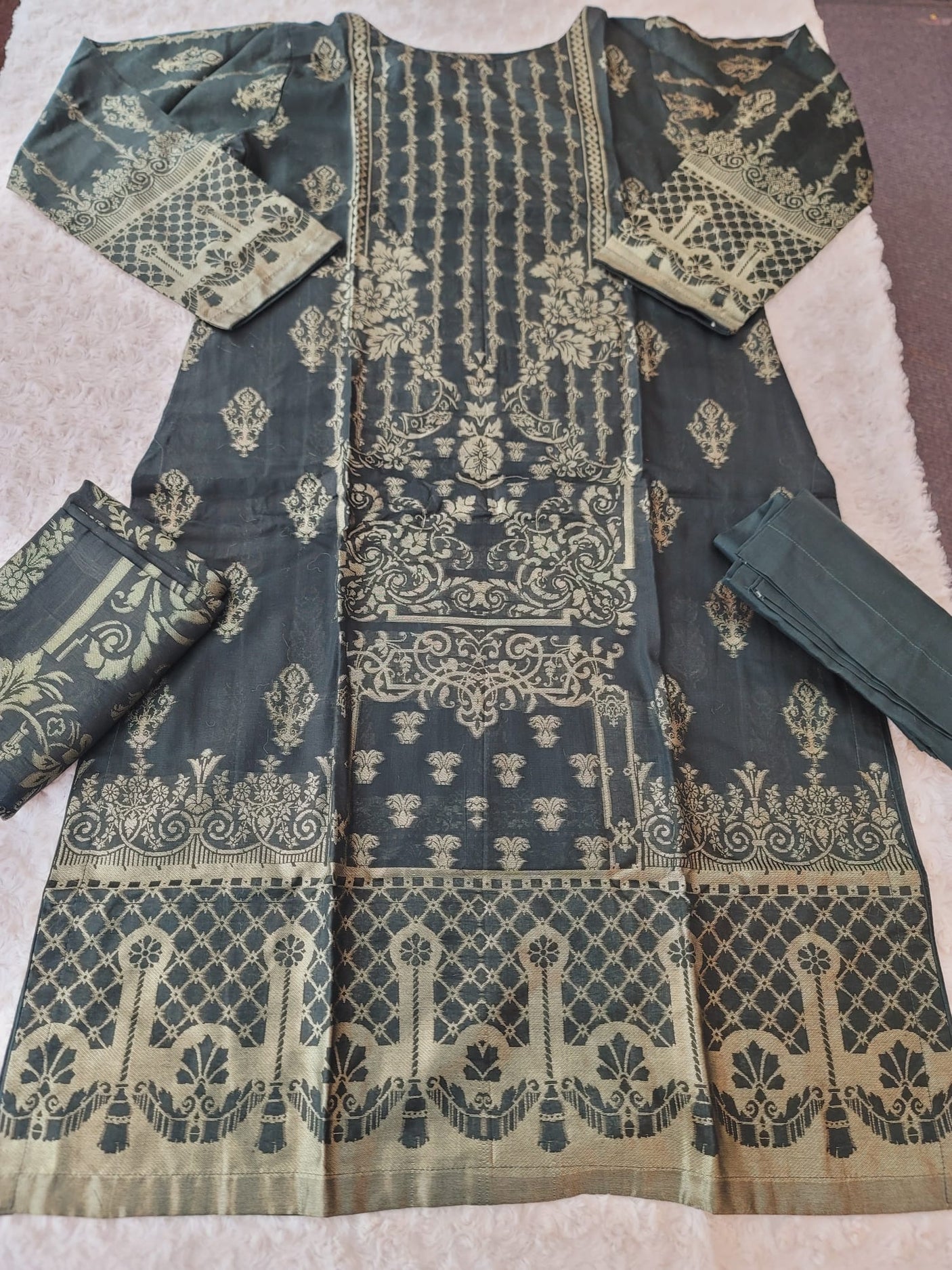 Pakistani Stitched lawn Embroidered Salwar kameez ready to ship