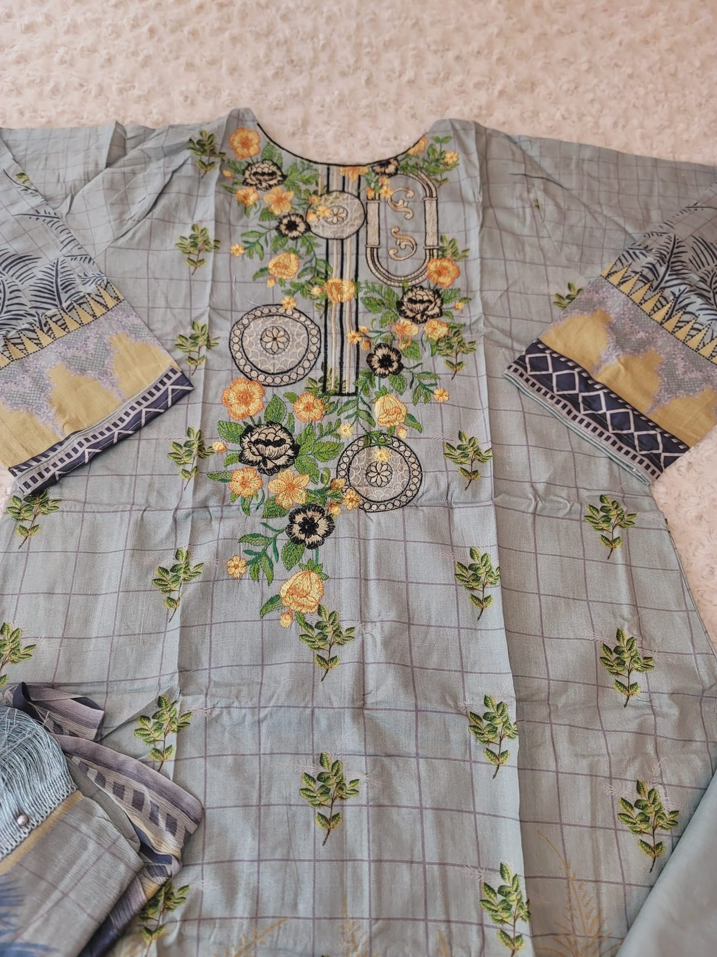 Pakistani Stitched lawn Embroidered Salwar kameez ready to ship