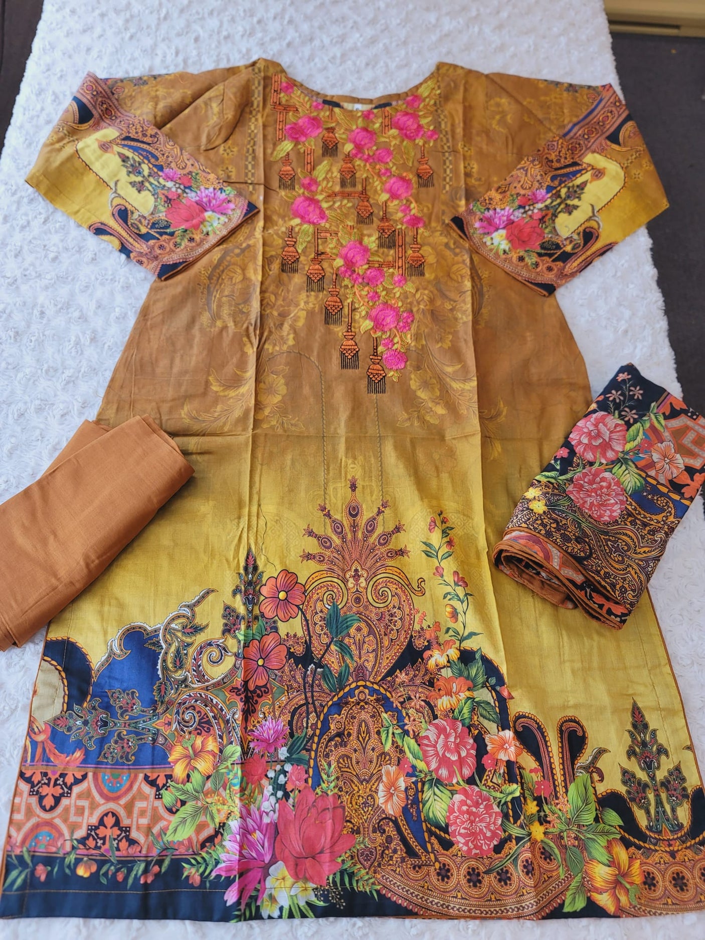 Pakistani Stitched lawn Embroidered Salwar kameez ready to ship