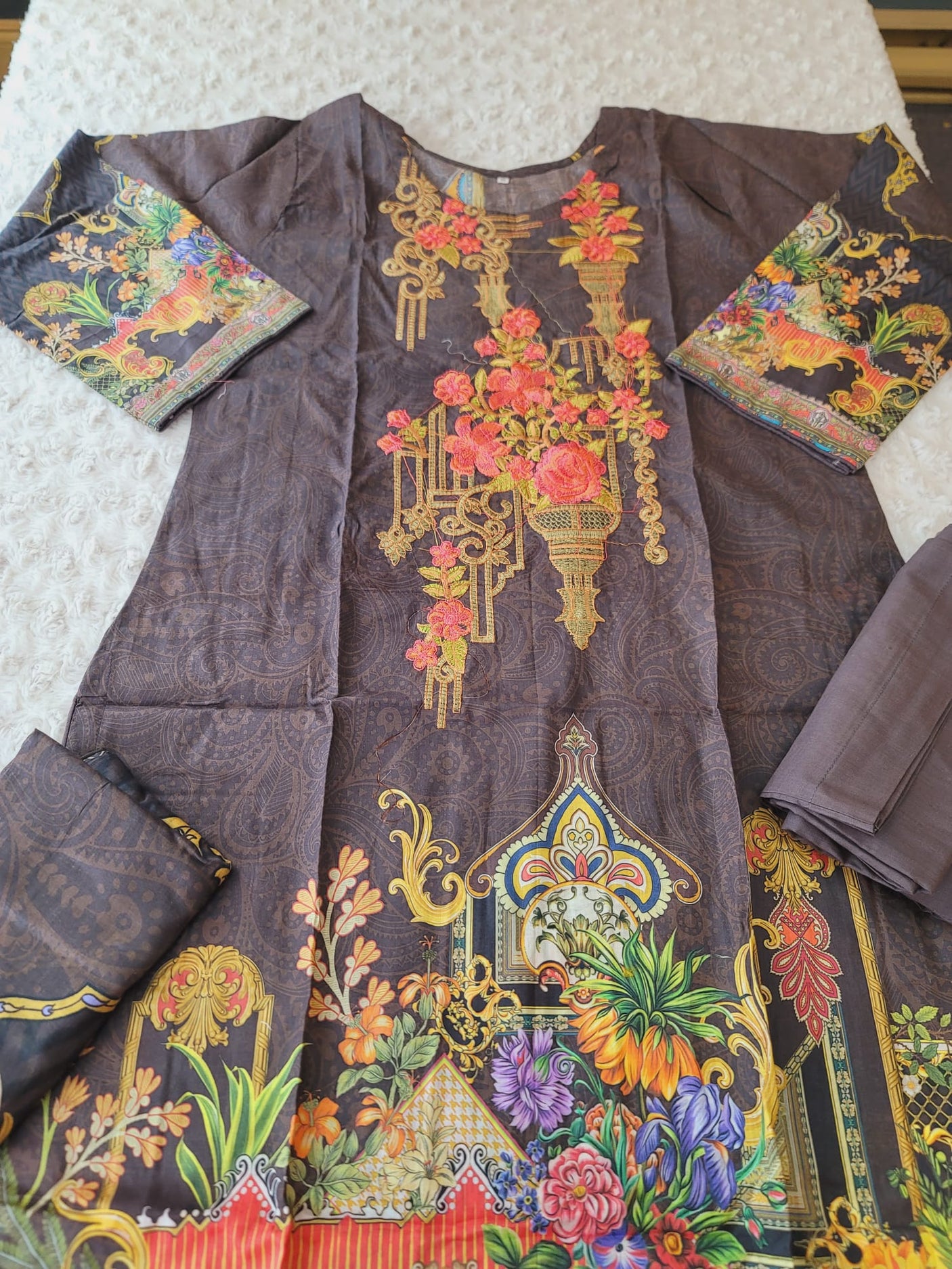 Pakistani Stitched lawn Embroidered Salwar kameez ready to ship