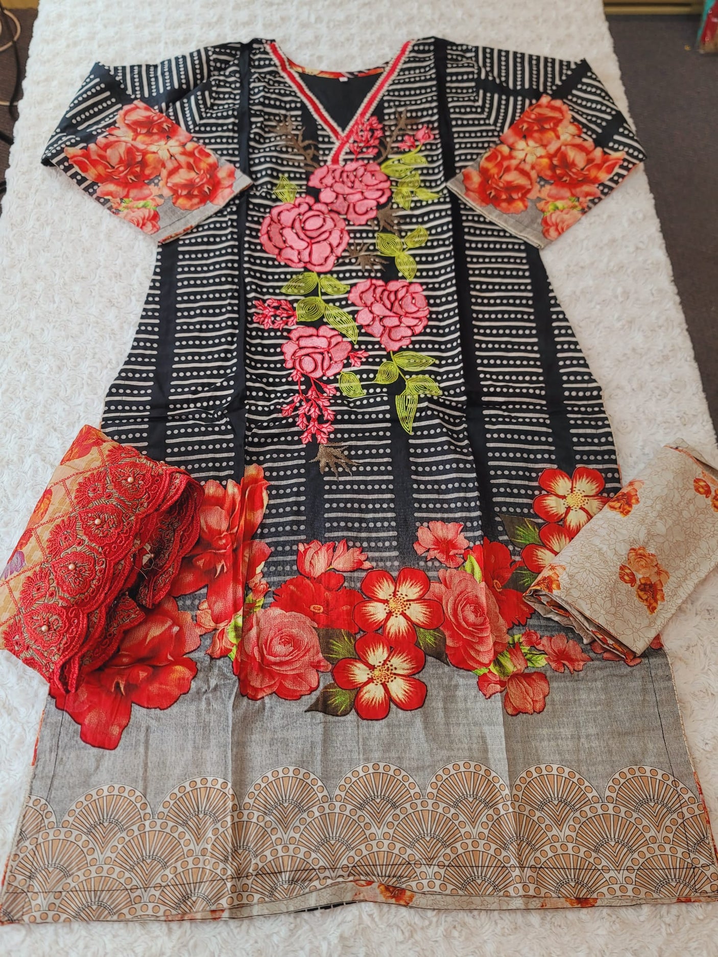 Pakistani Stitched lawn Embroidered Salwar kameez ready to ship