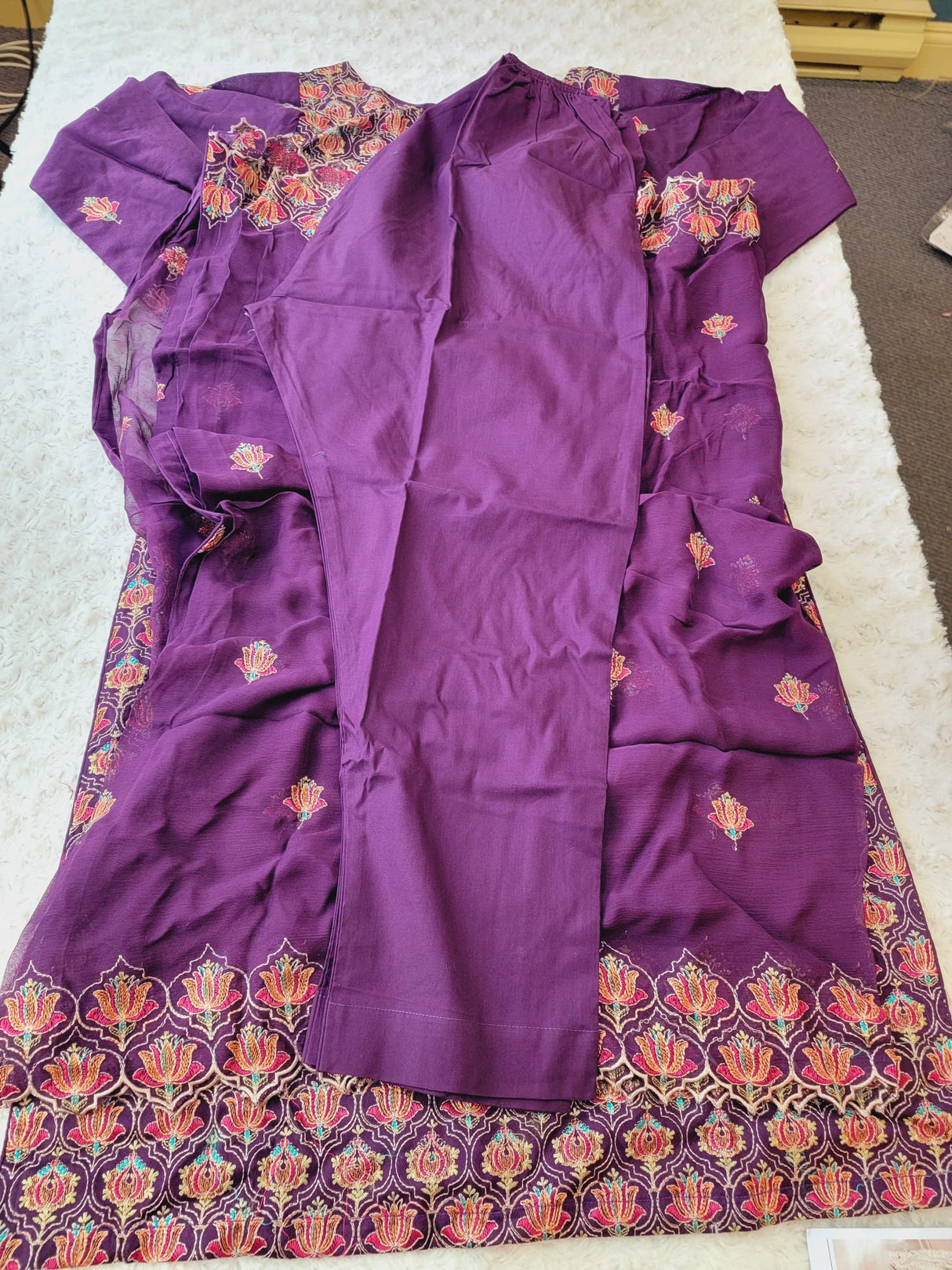 Bella Breeze Embroidered Luxury Lawn Collection 2021 -100% Original Guaranteed