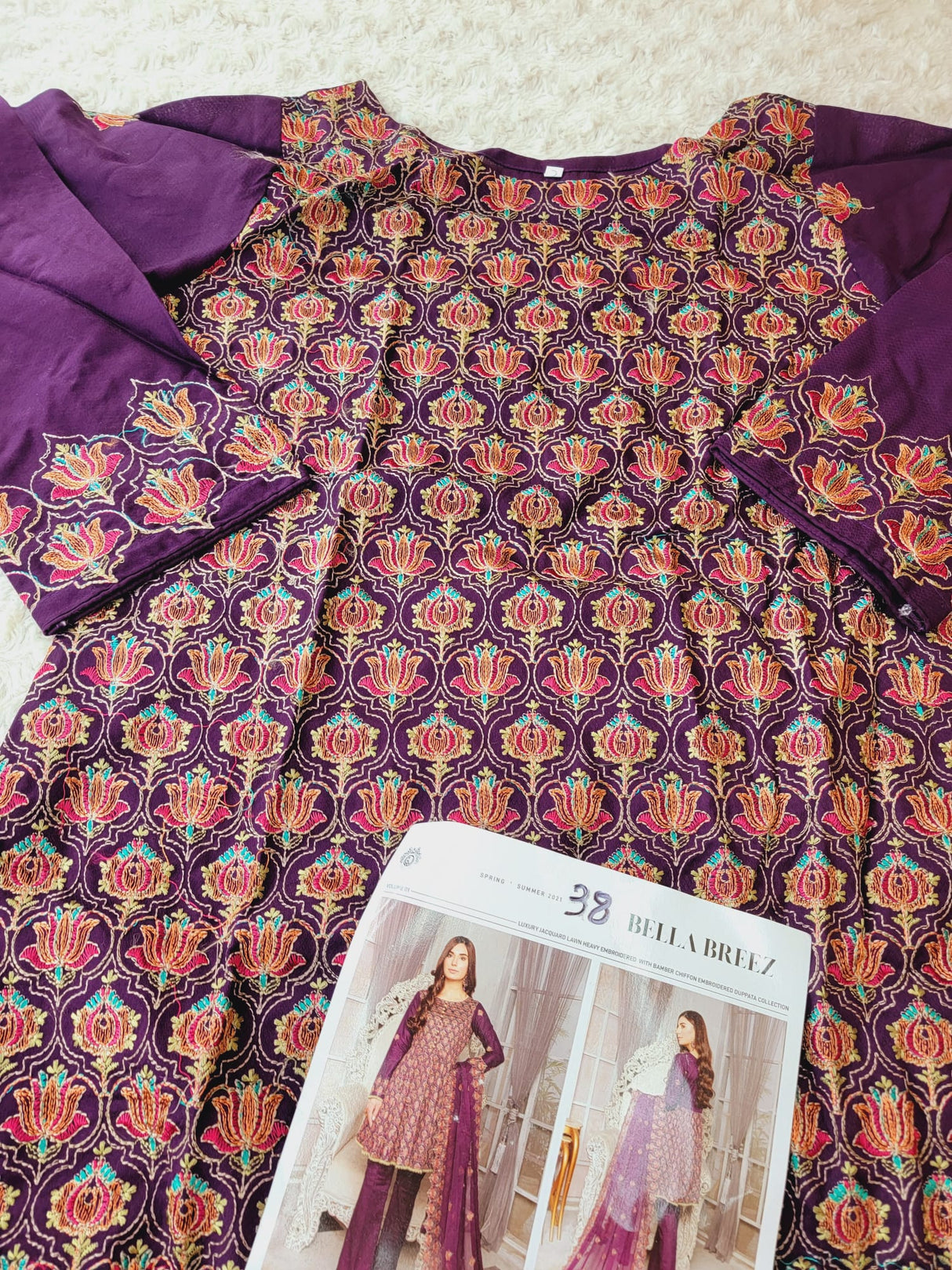 Bella Breeze Embroidered Luxury Lawn Collection 2021 -100% Original Guaranteed