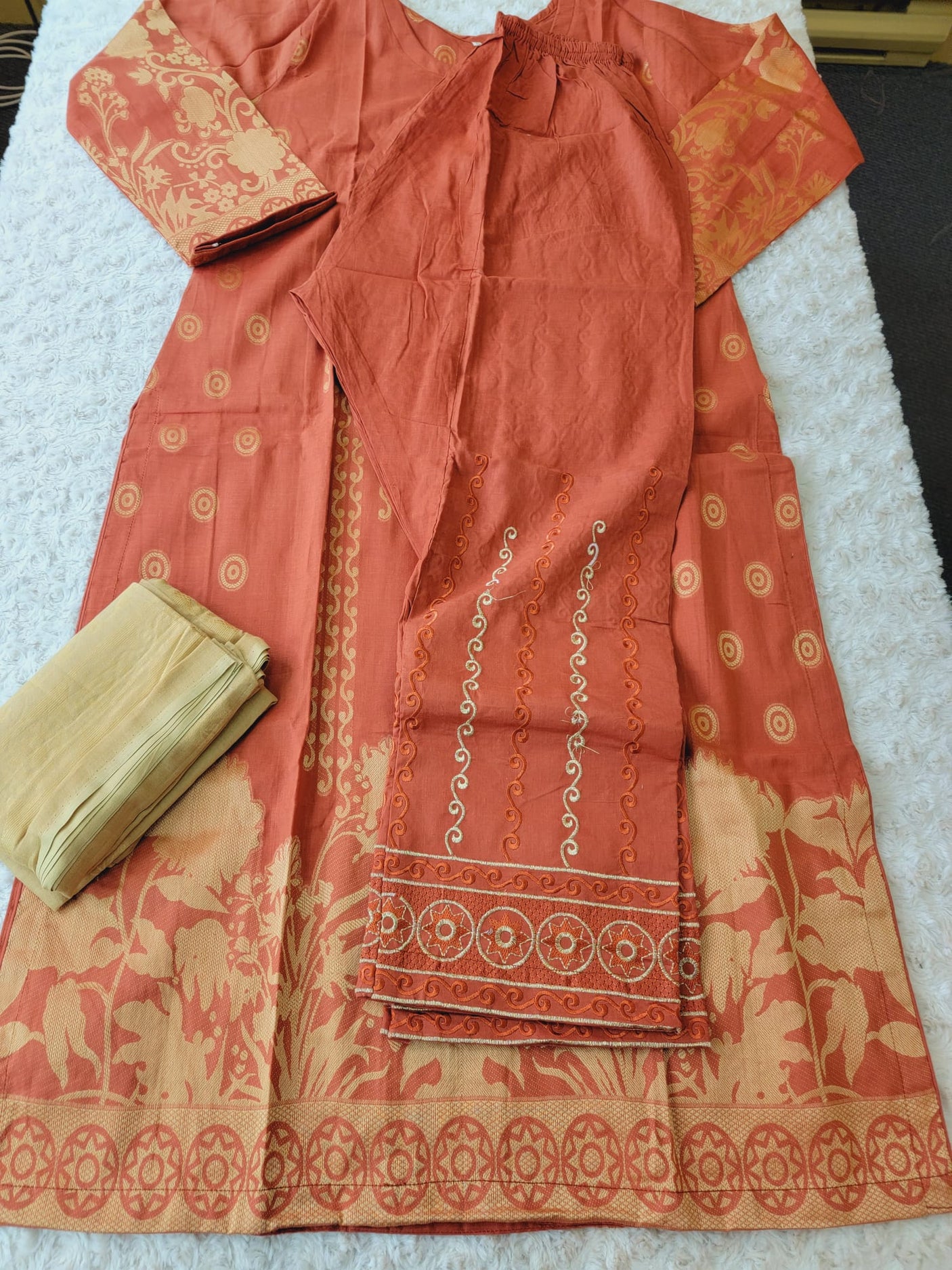 Pakistani Stitched lawn Embroidered Salwar kameez ready to ship