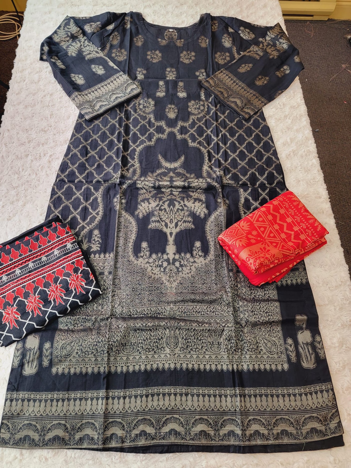 Pakistani Stitched lawn Embroidered Salwar kameez ready to ship