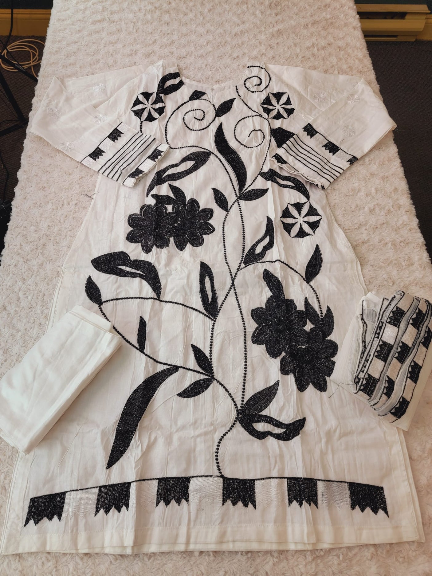 Pakistani Stitched lawn Embroidered Salwar kameez ready to ship