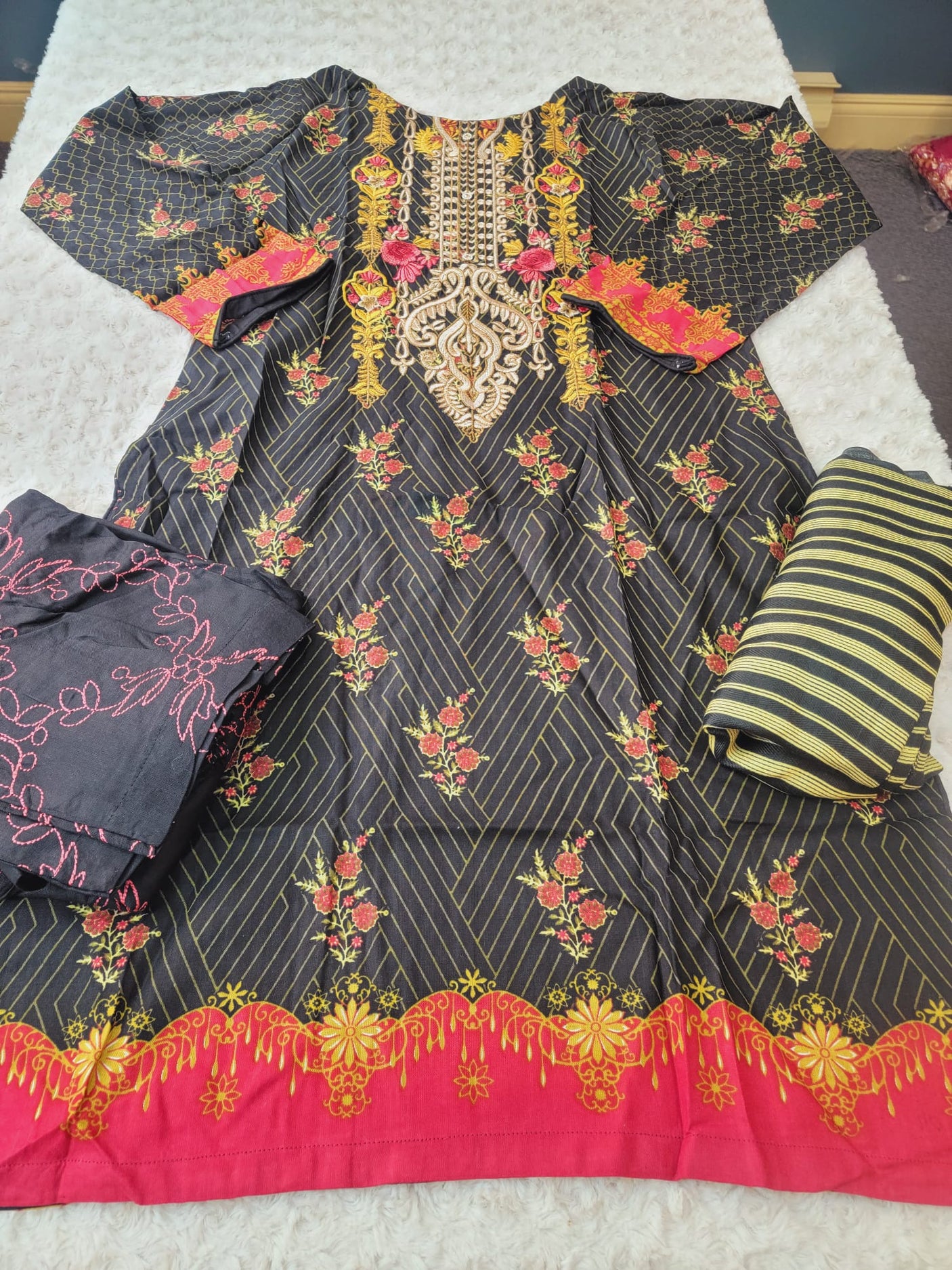 Pakistani linen Embroidered Salwar kameez Ready To Ship