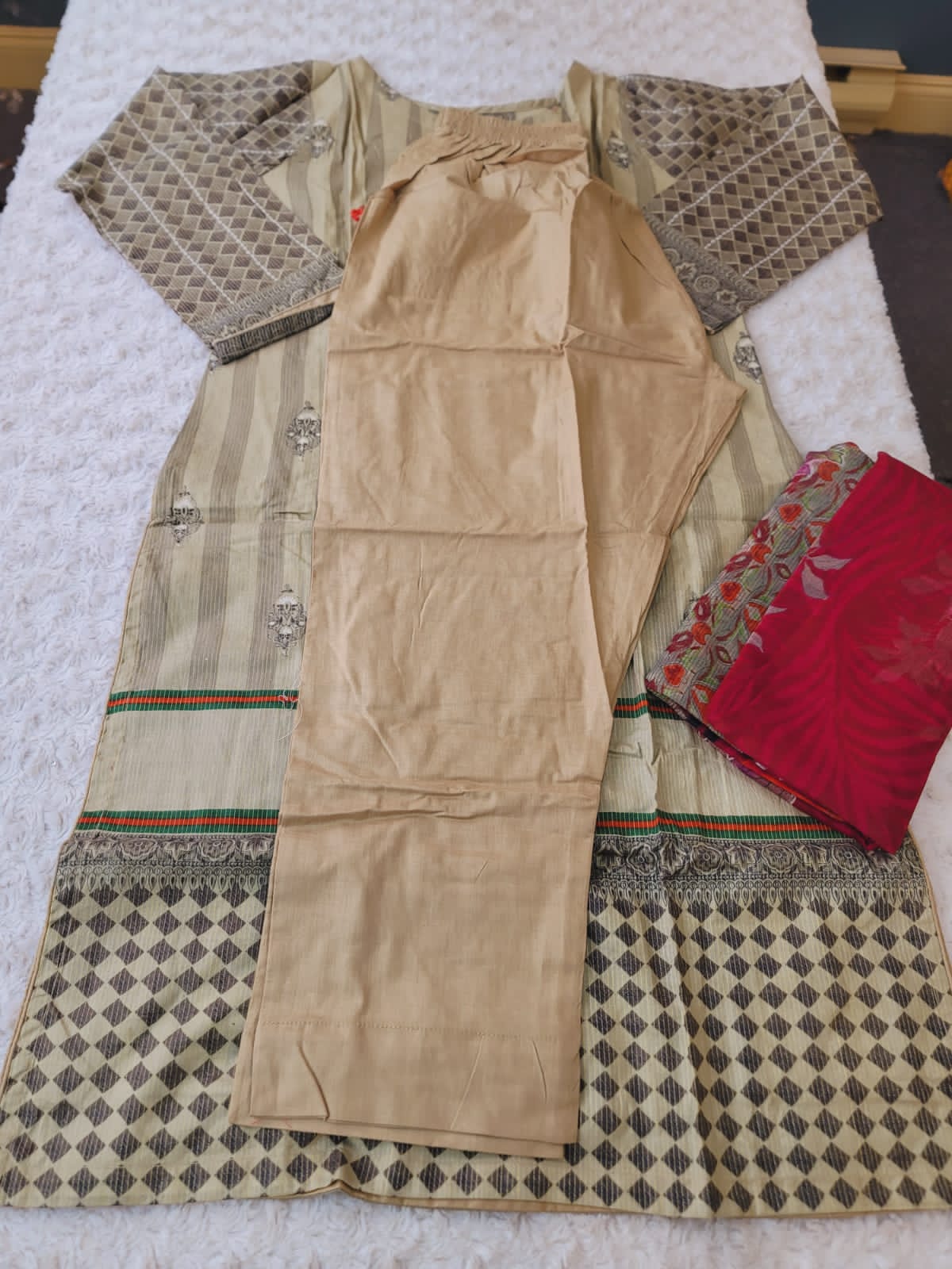 Pakistani Stitched Embroidered Lawn Salwar kameez ready to ship