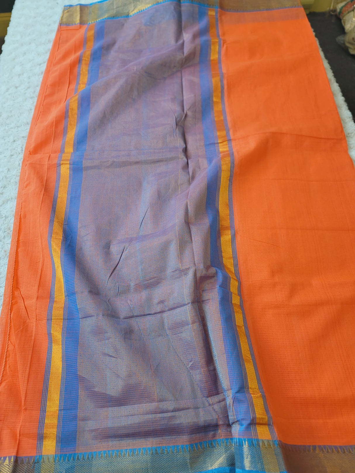 Cotton saree & blouse with zari par