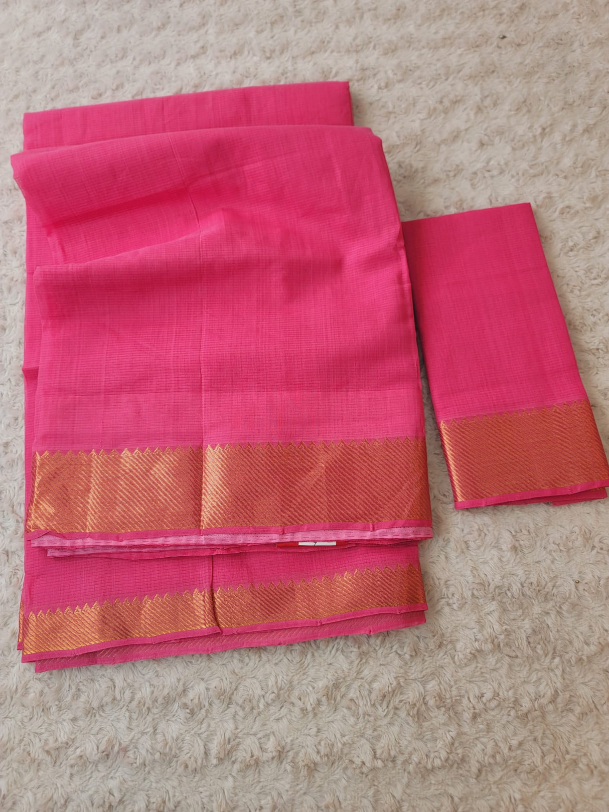 Cotton saree & blouse with zari par