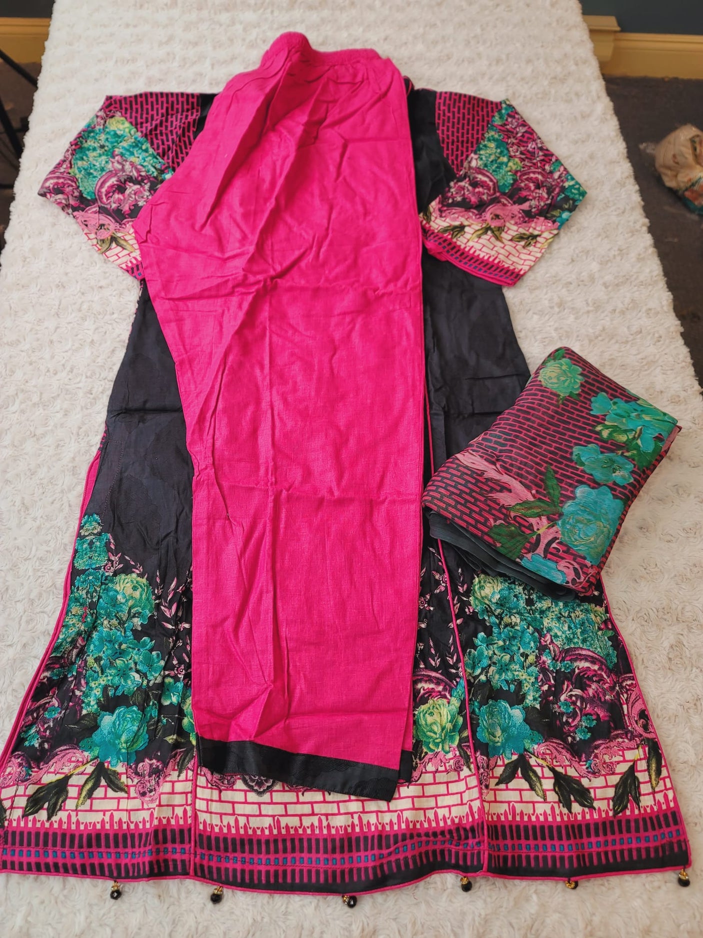 Pakistani Stitched lawn Embroidered Salwar kameez ready to ship