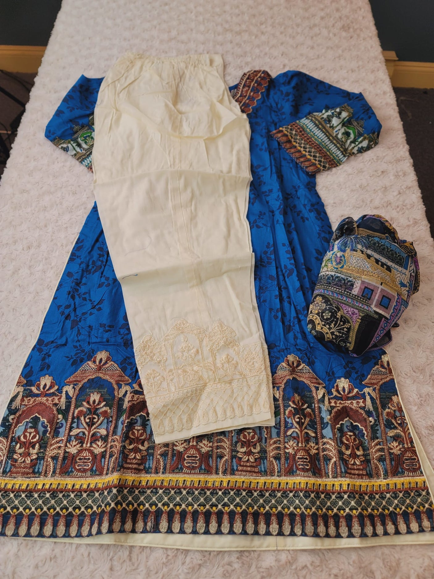 Pakistani lawn Embroidered Salwar kameez Ready To Ship